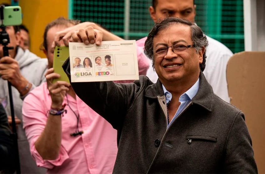 Gustavo Petro es el nuevo presidente electo de Colombia