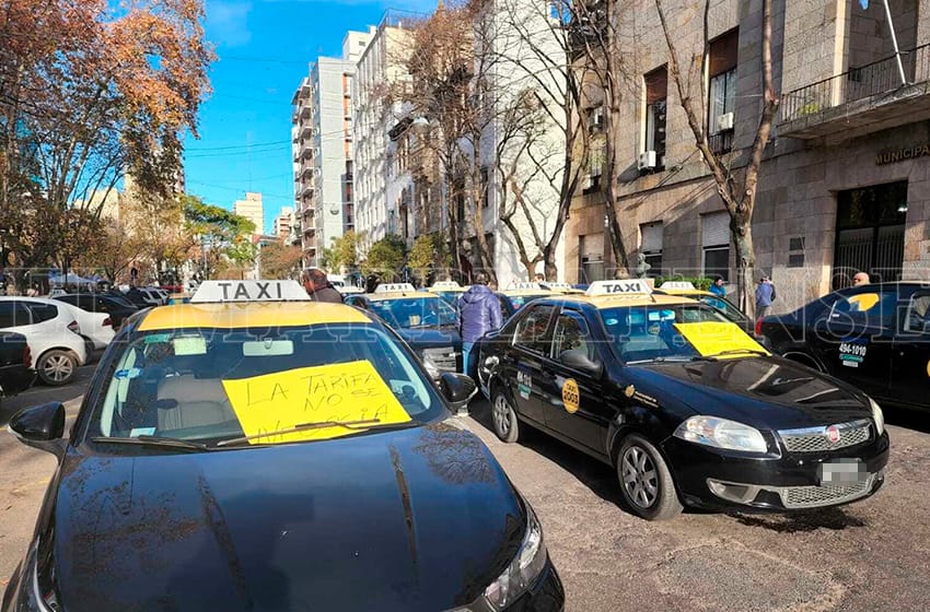 Taxis y remises unidos contra el Gobierno local: repudiarán el avance de las aplicaciones