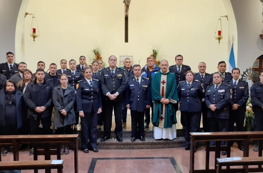 La Policía Federal Argentina realizó una misa en homenaje a los caídos en cumplimiento del deber