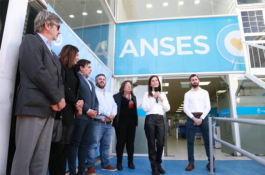 Raverta dejó inaugurada la moderna oficina de ANSES en La Punta