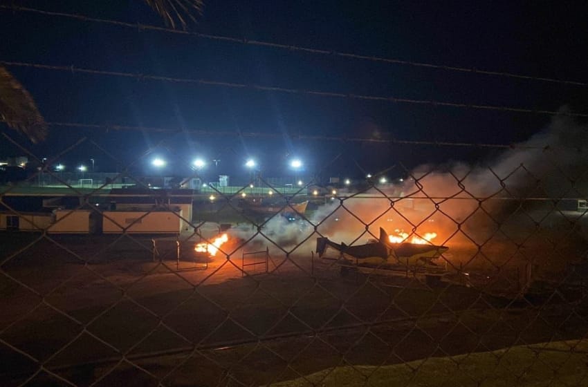 Tras la derrota en Mendoza, prendieron fuego los autos de los jugadores de Aldosivi en el predio