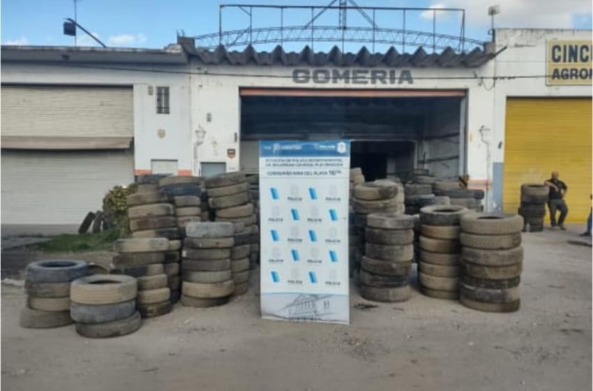Clausuran gomería clandestina: secuestran 500 neumáticos