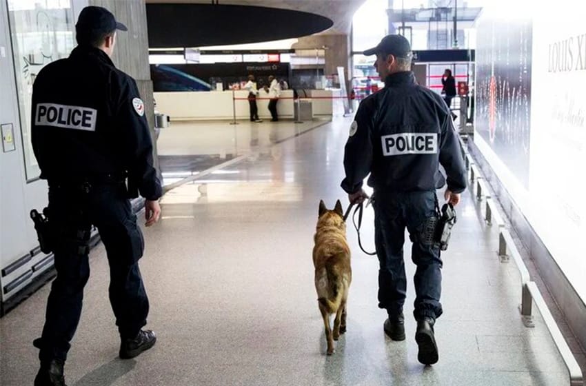 La policía mató a un hombre armado con un cuchillo en el aeropuerto Charles De Gaulle de París