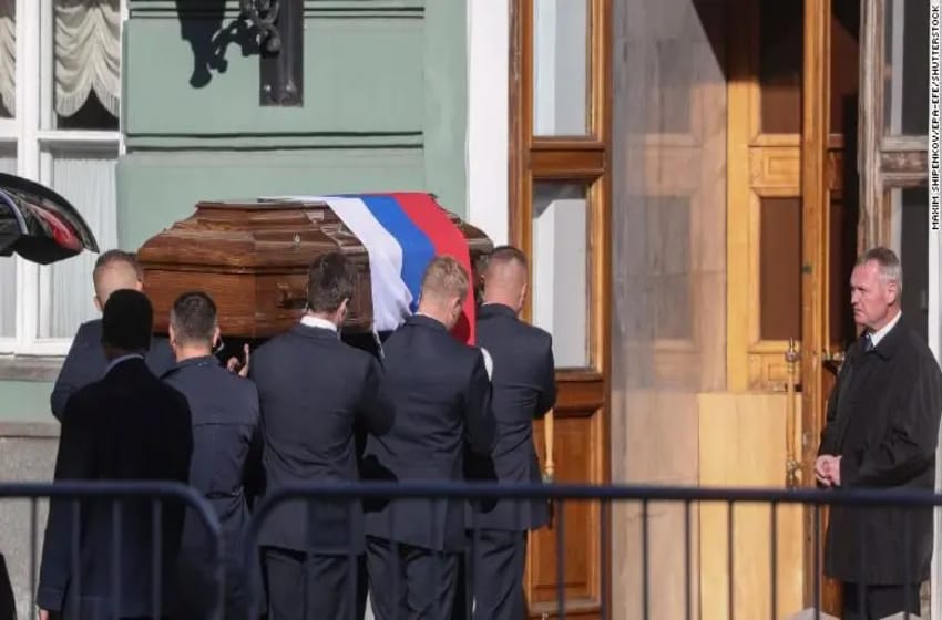 Los rusos se despiden del último líder de la URSS, Mijaíl Gorbachov, en un funeral que no contó con la presencia de Putin