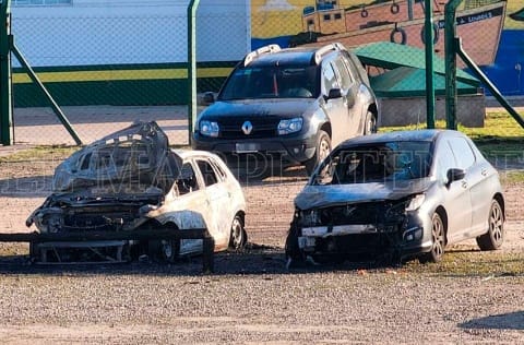 Quema de coches en Aldosivi: excarcelan a los 2 detenidos y les prohíben acercarse al plantel