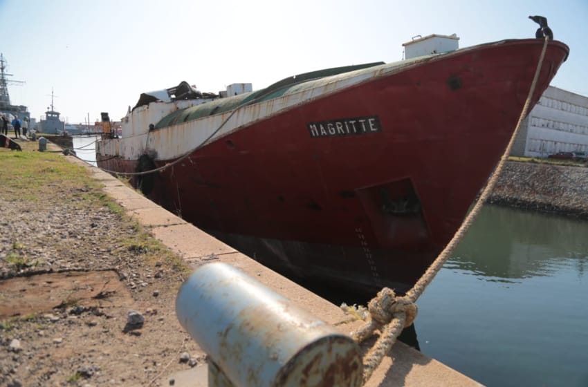 Con el pesquero “Magritte” se inicia el desguace de buques en la Base Naval