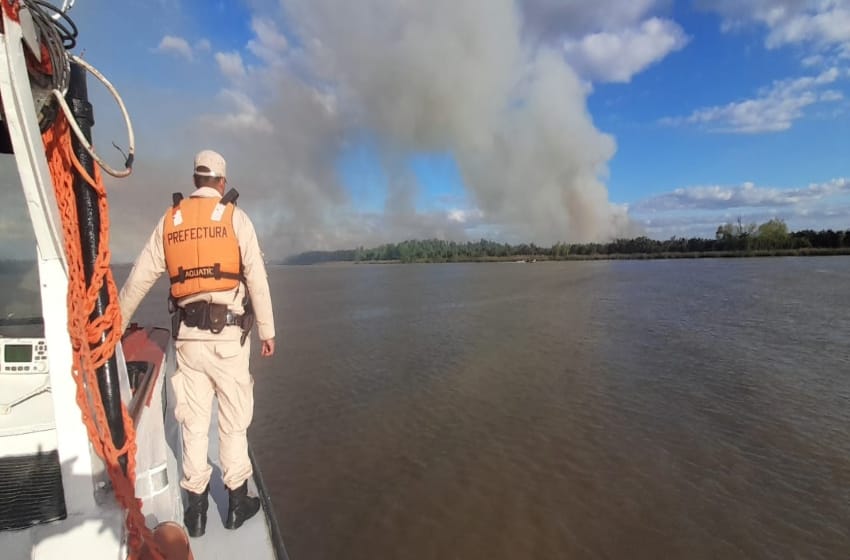 Prefectura continúa trabajando intensamente en la prevención e identificación de presuntos autores de los incendios en las islas del Paraná