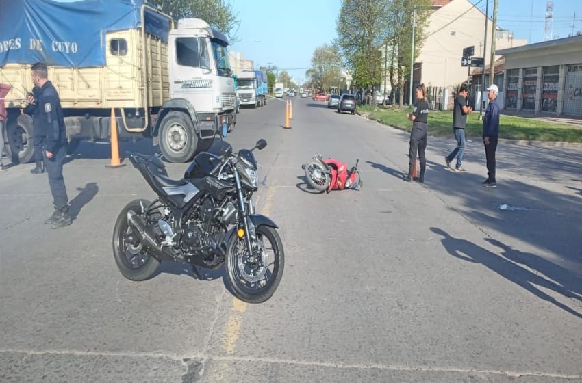 Choque entre dos motos: un niño resultó herido