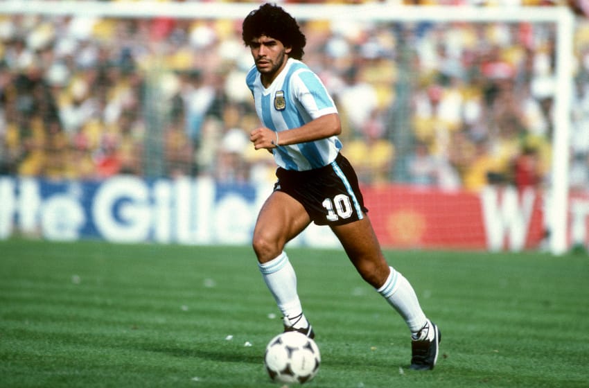 Homenaje a Diego Maradona en el Argentino Bar
