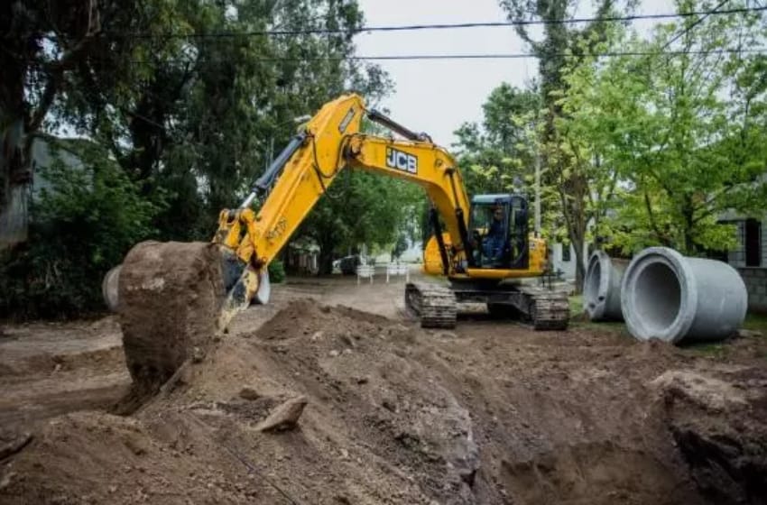 Se llevan adelante obras hidráulicas en el barrio Los Tilos