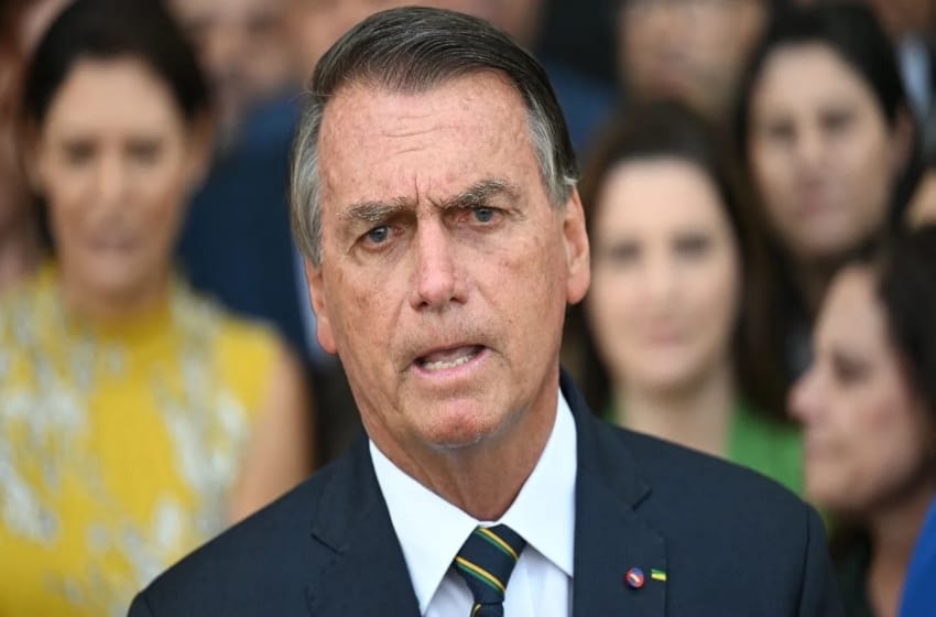 Bolsonaro dio un breve discurso, agradeció a sus votantes, pero no reconoció la derrota