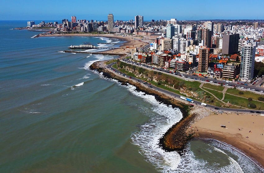 Mar del Plata, la ciudad turística donde los locales juegan de visitantes