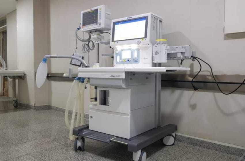 Provincia entrega 90 mesas de anestesia a hospitales públicos