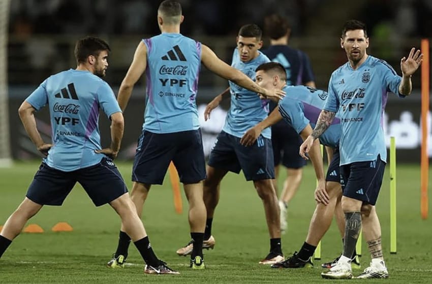 Argentina se entrenó por primera vez en Qatar y sumó una nueva preocupación con Correa
