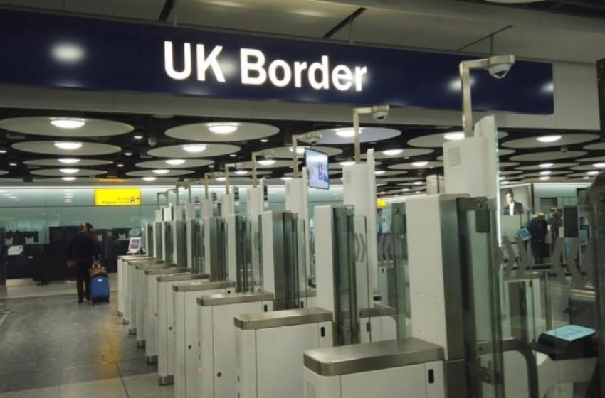 Trabajadores de inmigración y aduanas británicos anuncian huelga de 8 días a fin de año