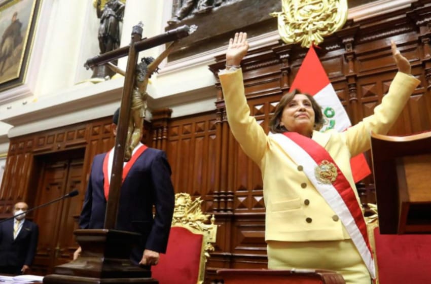 La nueva Presidenta de Perú busca formar su primer gabinete ministerial