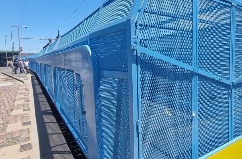 Ya se pueden trasladar autos en los trenes a Mar del Plata