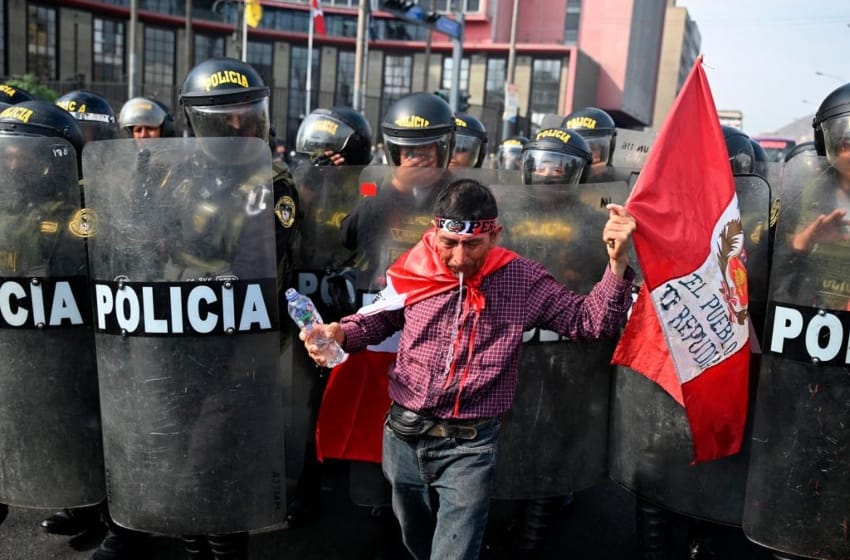 Demandan al ministro de Interior y el general de la Policía de Perú tras el operativo de San Marcos, Lima