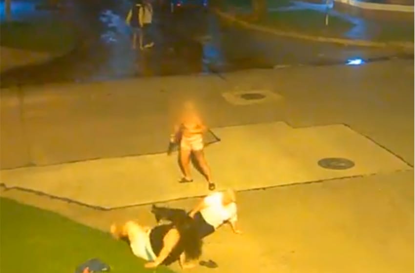 Video: pelea vecinal en barrio San Carlos