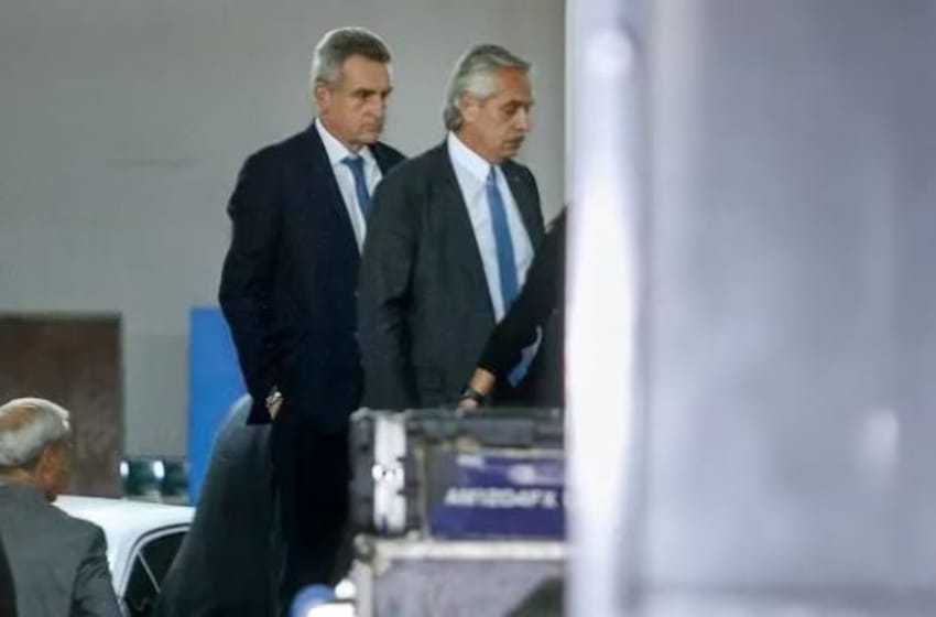 Con la presencia de Alberto Fernández, Massa y Máximo Kirchner comienza la mesa política del FdT