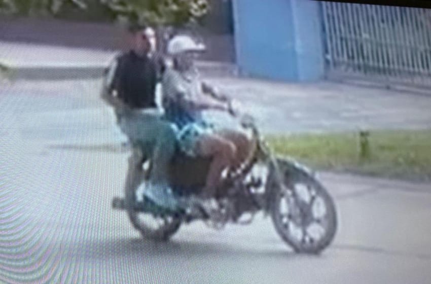 Video: buscan dar con motochorros que asaltaron a una repartidora