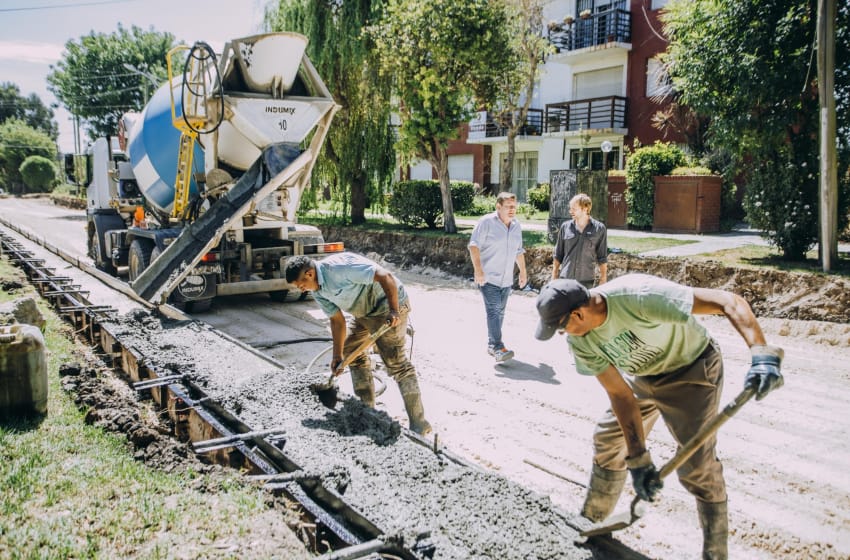 La Municipalidad realiza obras de cordón cuneta en el barrio Zacagnini