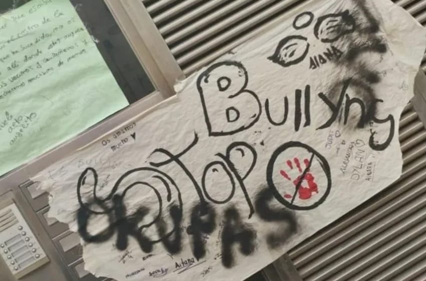 “Okupas”: aparecieron pintadas con insultos en el edificio de las gemelas marplatenses en Barcelona