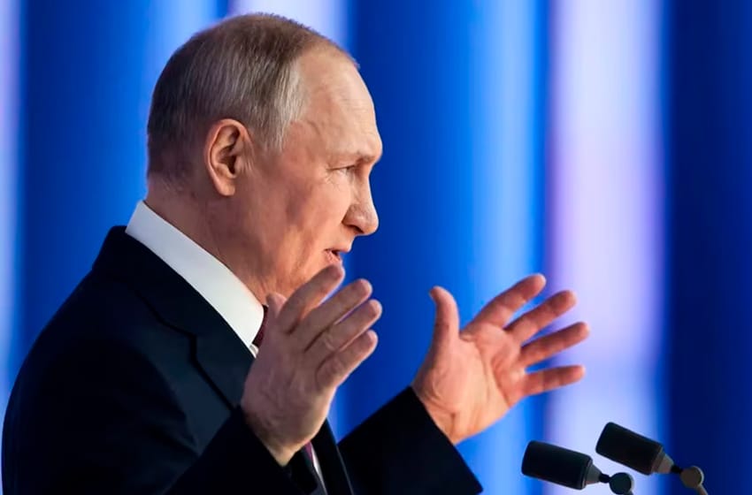 El presidente ucraniano, Volodimir Zelensky, estimó que Vladimir Putin está “ebrio de poder” y quiere “reinar eternamente”.