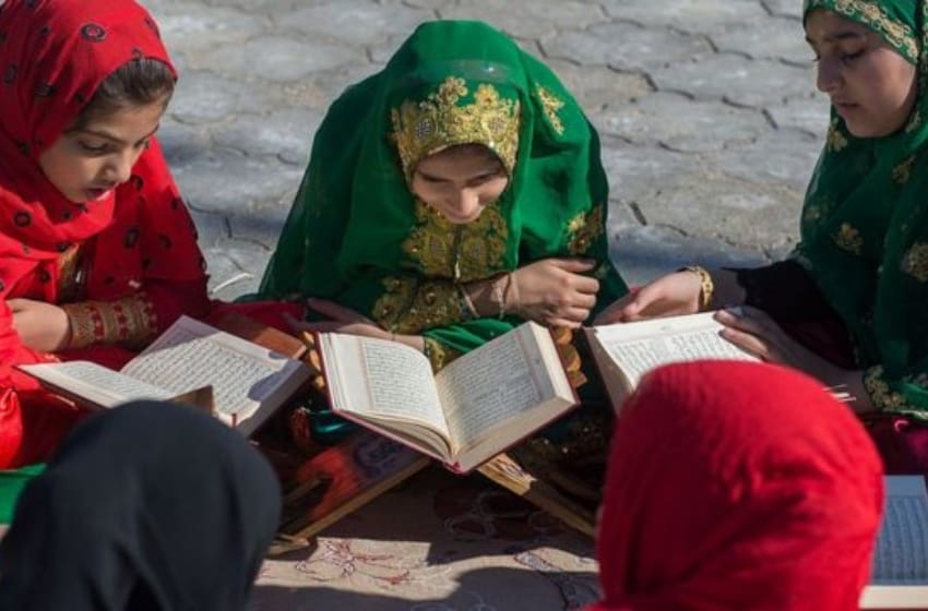 Continúan los envenenamientos en colegios de mujeres en Irán