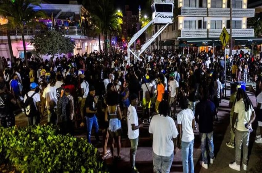 Miami Beach declaró el estado de emergencia e impuso un toque de queda tras dos noches de tiroteo