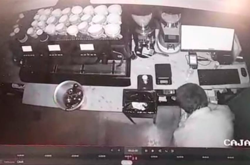 Rompió un vidrio e ingresó a un café para robar: lo atrapan con 16 mil pesos