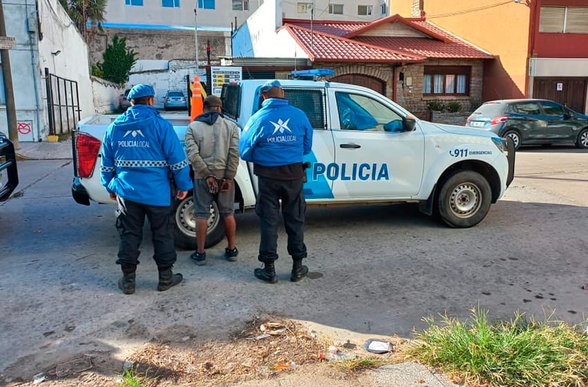Ladrón y okupa detenido en Plaza Peralta Ramos