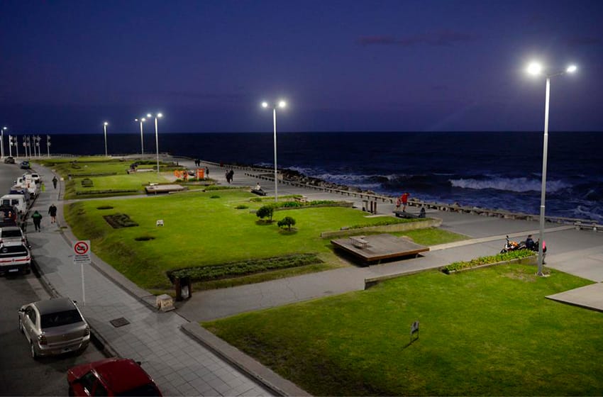 El Paseo Punta Iglesias ya cuenta con iluminación LED