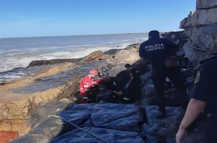 Fuga en Playa Chica: hallan un cuerpo en la costa y esperan los resultados de la autopsia