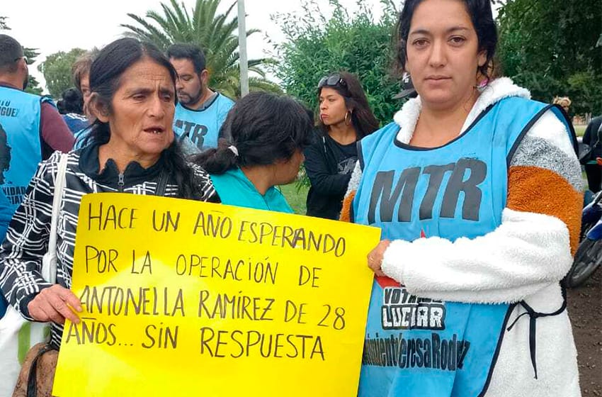 Protesta en el HIGA: "Están esperando que mi hermana se muera"