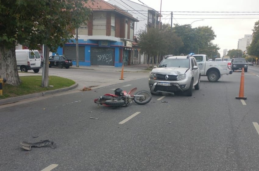 Un nuevo choque en Mar del Plata: motociclista hospitalizado