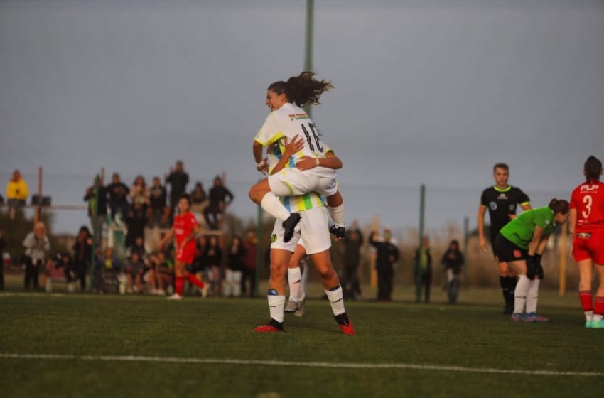 Fútbol Femenino: "Fue emocionante convertir el primer gol en AFA"