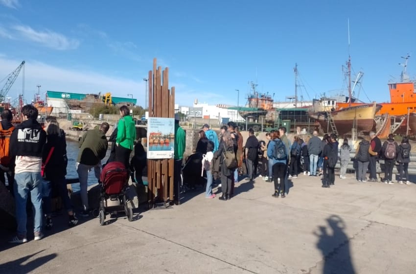 Fin de semana largo: decenas de turistas visitaron la Banquina de los Pescadores