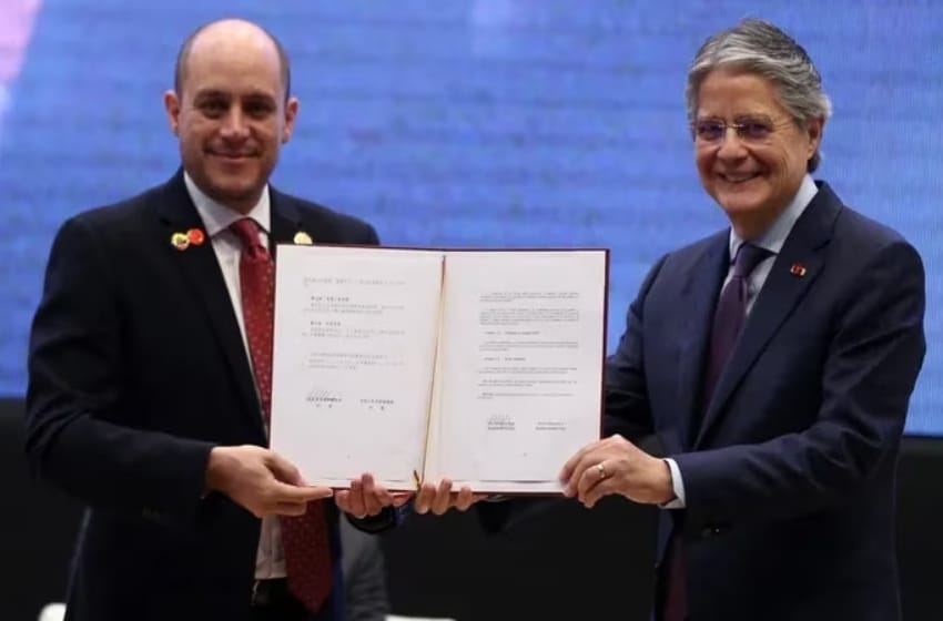 China avanza en América Latina: firmó un tratado de libre comercio con Ecuador en tiempo récord