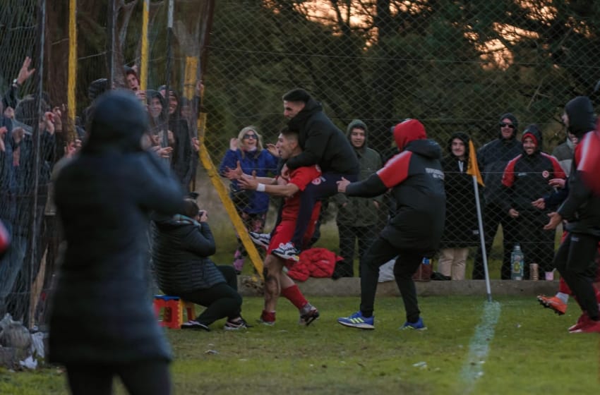 Fútbol local: Independiente se quedó con el clásico y hay nuevos clasificados