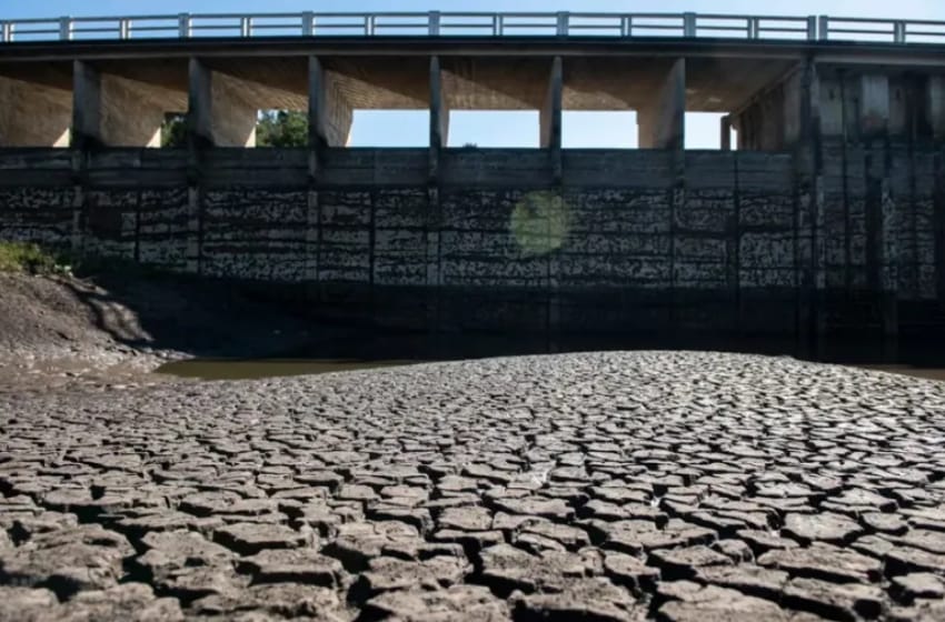 Montevideo implora por lluvias para no quedarse sin agua en 18 días: se agudiza la crisis hídrica en Uruguay