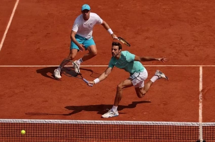 Zeballos protagonizó el batacazo de la jornada de Roland Garros: eliminó a la mejor pareja del mundo