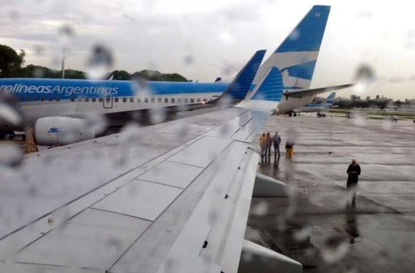 Vuelo de Aeroparque a Mar del Plata fue demorado por las intensas lluvias