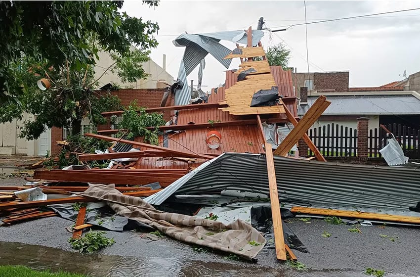 Temporal en Miramar: confirman voladura de 22 techos y un nuevo fallecido