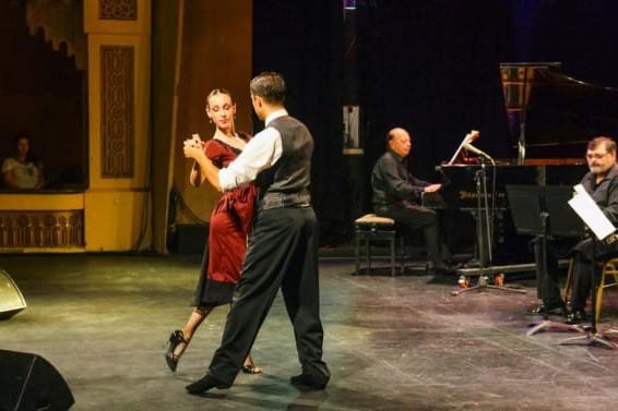 Hasta el domingo habrá tango en diversos espacios municipales.
