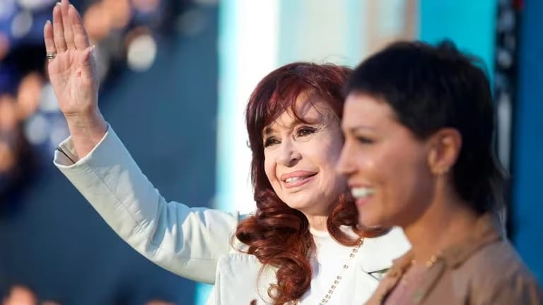 Cristina Kirchner juanto a Mayra Mendoza