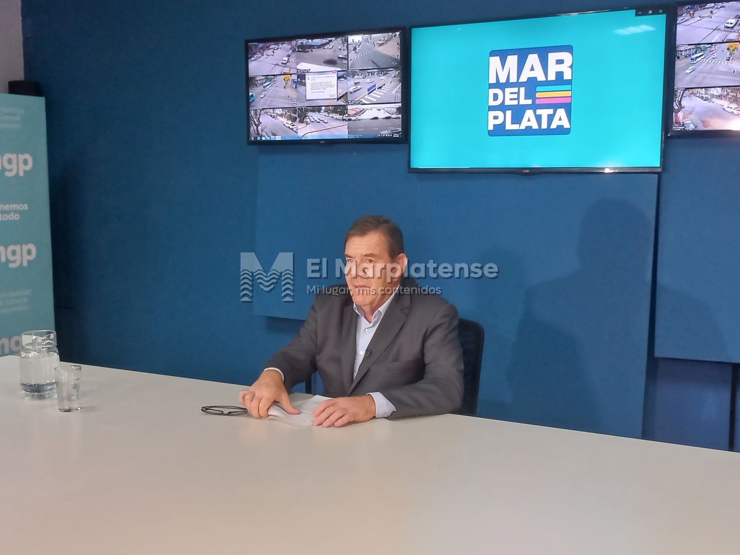 El intendente Guillermo Montenegro, junto a su equipo de gobierno, brindó una conferencia de prensa