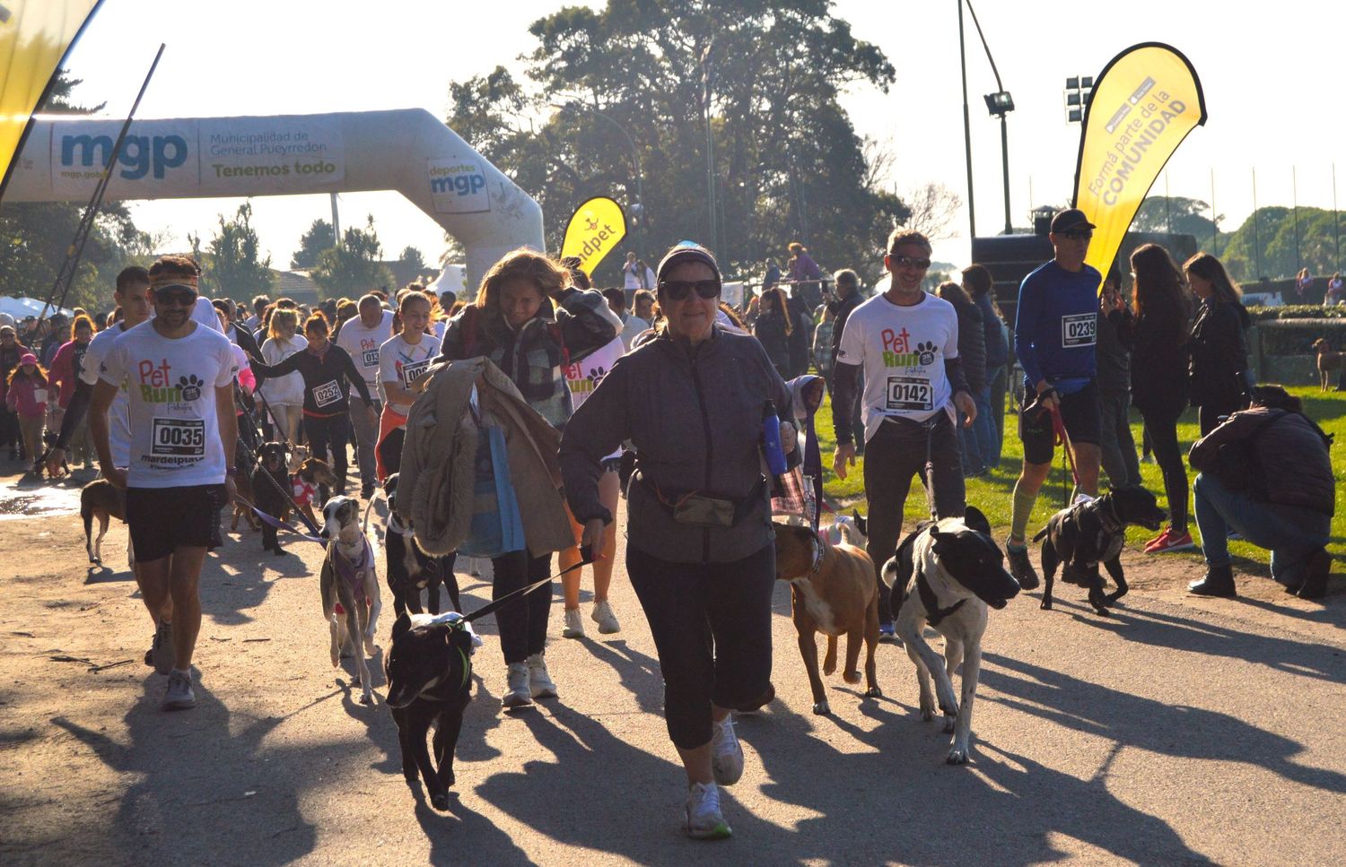 La ONG Palestra impulsa la segunda edición de PetRun, la caminata solidaria que incluye a las mascotas en una actividad familiar, saludable y con fines solidarios.