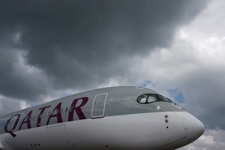 El hecho se produjo mientras un avión de Qatar Airways sobrevolaba Turquía. Finalmente, pudo aterrizar sin problemas en la capital irlandesa.