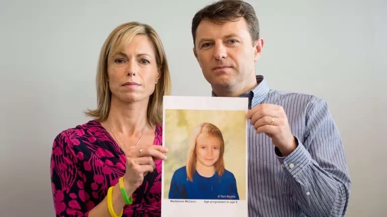 Kate y Gerry McCann, ambos médicos, llegaron a ser sindicados por la justicia portuguesa como sospechosos en la investigación por la desaparición de su hija.